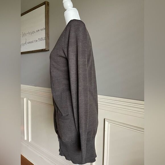 18. H&M Long Button Down Cardigan Size Medium - Picture 2 of 7